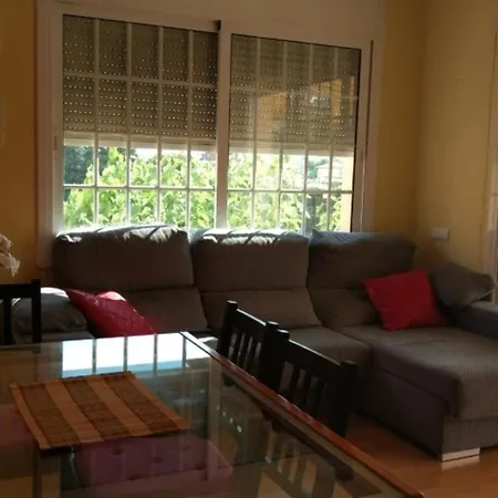 Cozy, Sunny Flat 600m From Beach, 20 Mins To Bcn