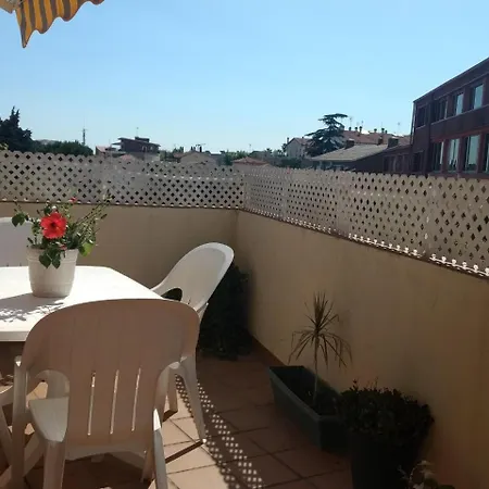 Cozy, Sunny Flat 600m From Beach, 20 Mins To Bcn El Masnou